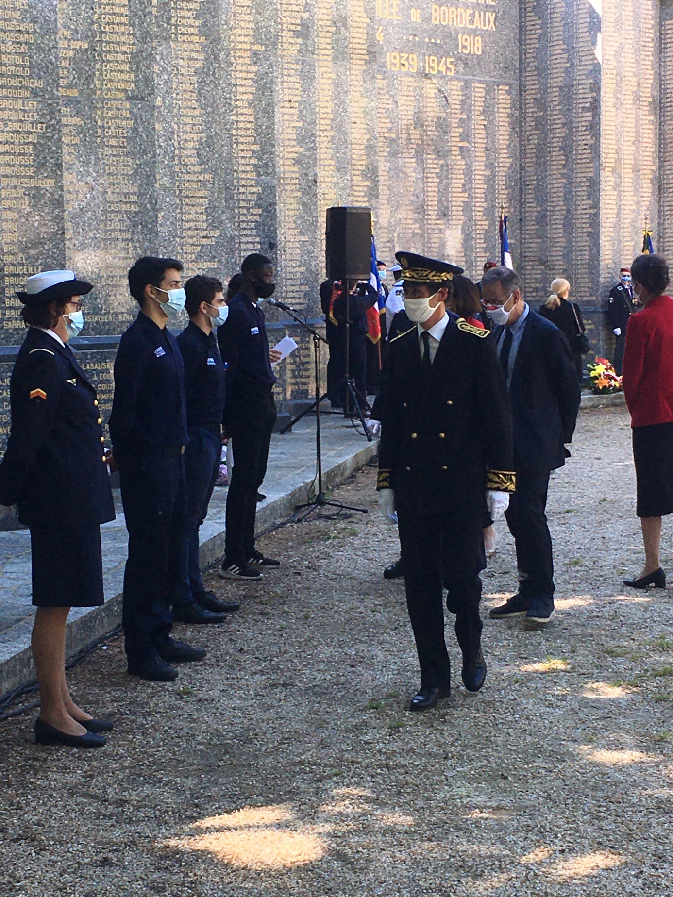 Commémoration 8 mai 45: Lycée J Brel 1