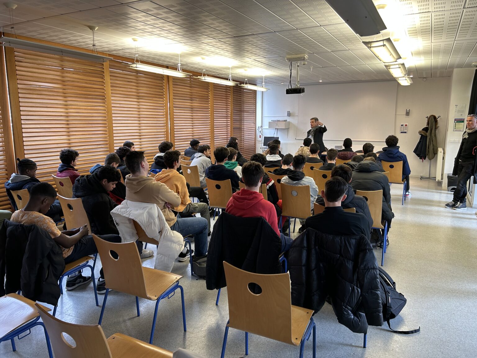 Conférence au lycée des Métiers de l'Habitat et Industrie de Gelos