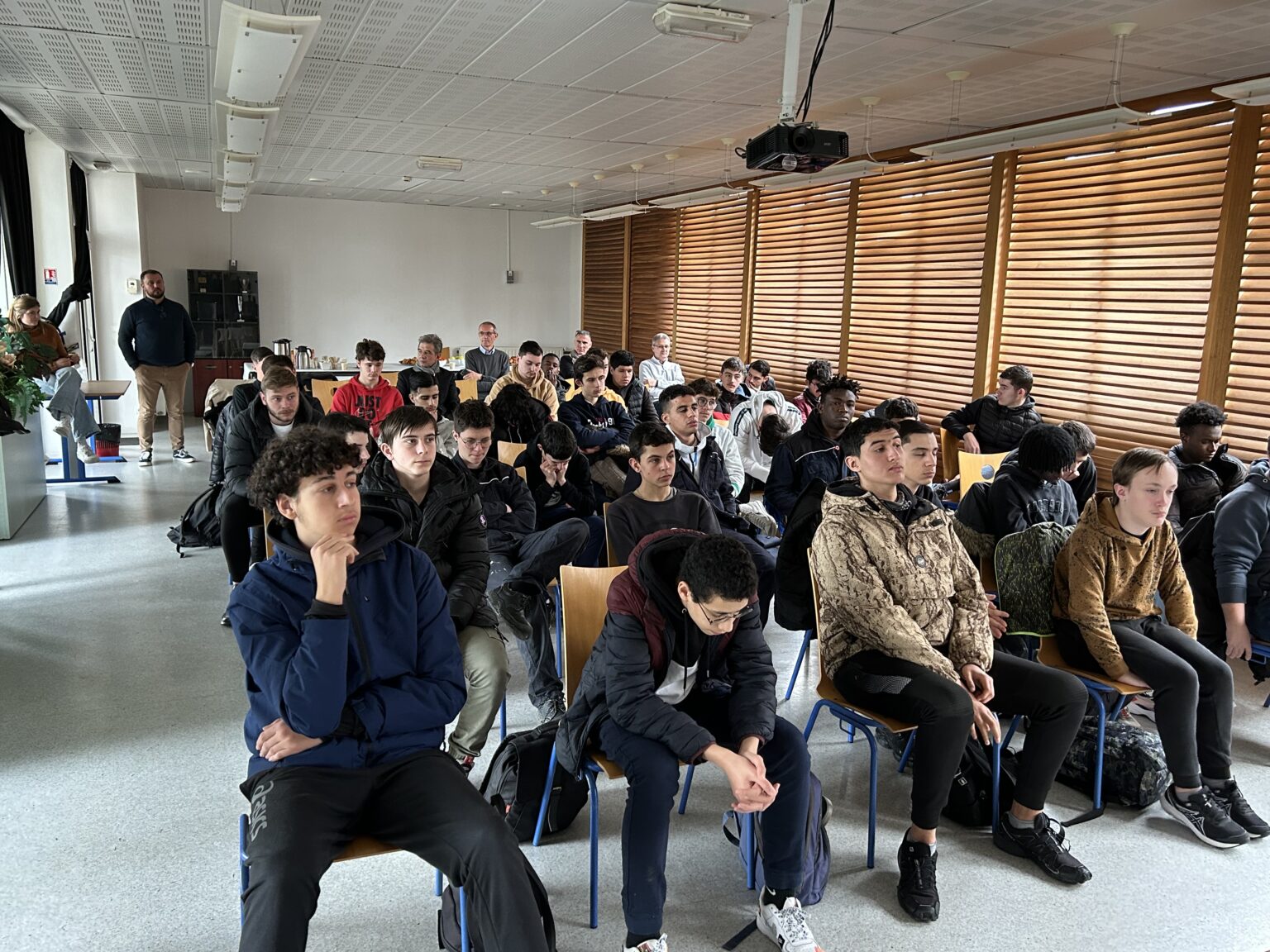 Conférence au lycée des Métiers de l'Habitat et Industrie de Gelos