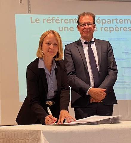 Signature charte violences sexistes sexuelles PDEC
