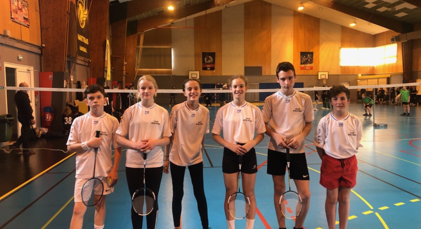 Le collège Corisande d'Andoins demi-finalistes au badminton