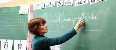 enseignante au tableau