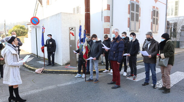 Lycee Gelos hommage Jean Moulin 