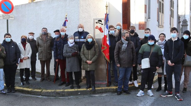 Lycee Gelos hommage Jean Moulin 