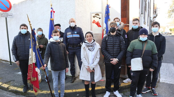 Lycee Gelos hommage Jean Moulin 