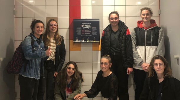 Distributeur de protections hygiéniques au lycée Saint-Cricq de Pau