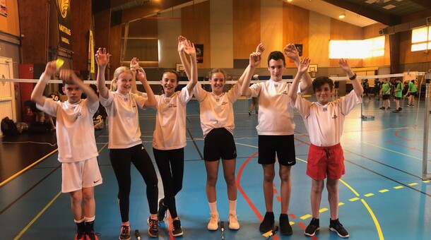 Le collège Corisande d'Andoins demi-finalistes au badminton