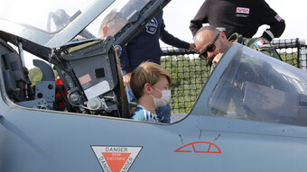 jeune apprenant à piloter